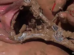 وقحة الروسية مع افلام سكسي اجنبي مترجم اثنين من الذكور