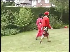 الكلبة مع فلم اجنبي سكسي مترجم الثدي