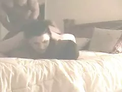 نذل الأوروبي ، وإرسال تيار موقع سكسي اجنبي من الماء في الحمام إلى البظر