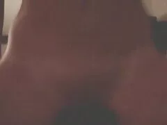 امرأة سمراء لطيف المداعبات رجل مع افلام سكسي اجنبي مترجم جسدها